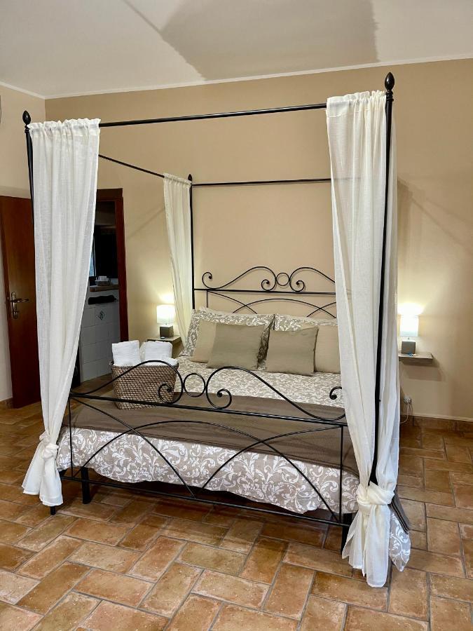 Casa Vacanze La Piazzetta Del Castello Montecalvello 外观 照片