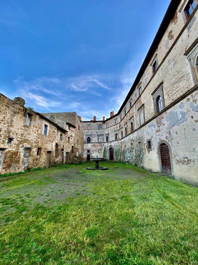 Casa Vacanze La Piazzetta Del Castello Montecalvello 外观 照片